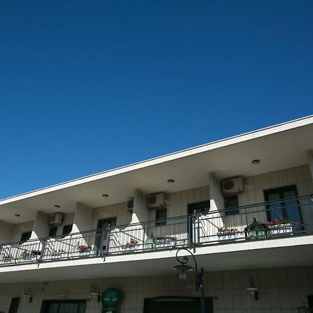 Hotel 比谢列 外观 照片